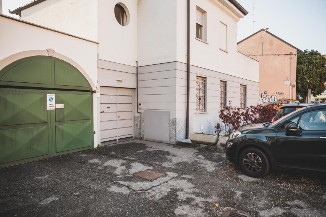 Grey House Pavia Con Box Privato Apartment ภายนอก รูปภาพ